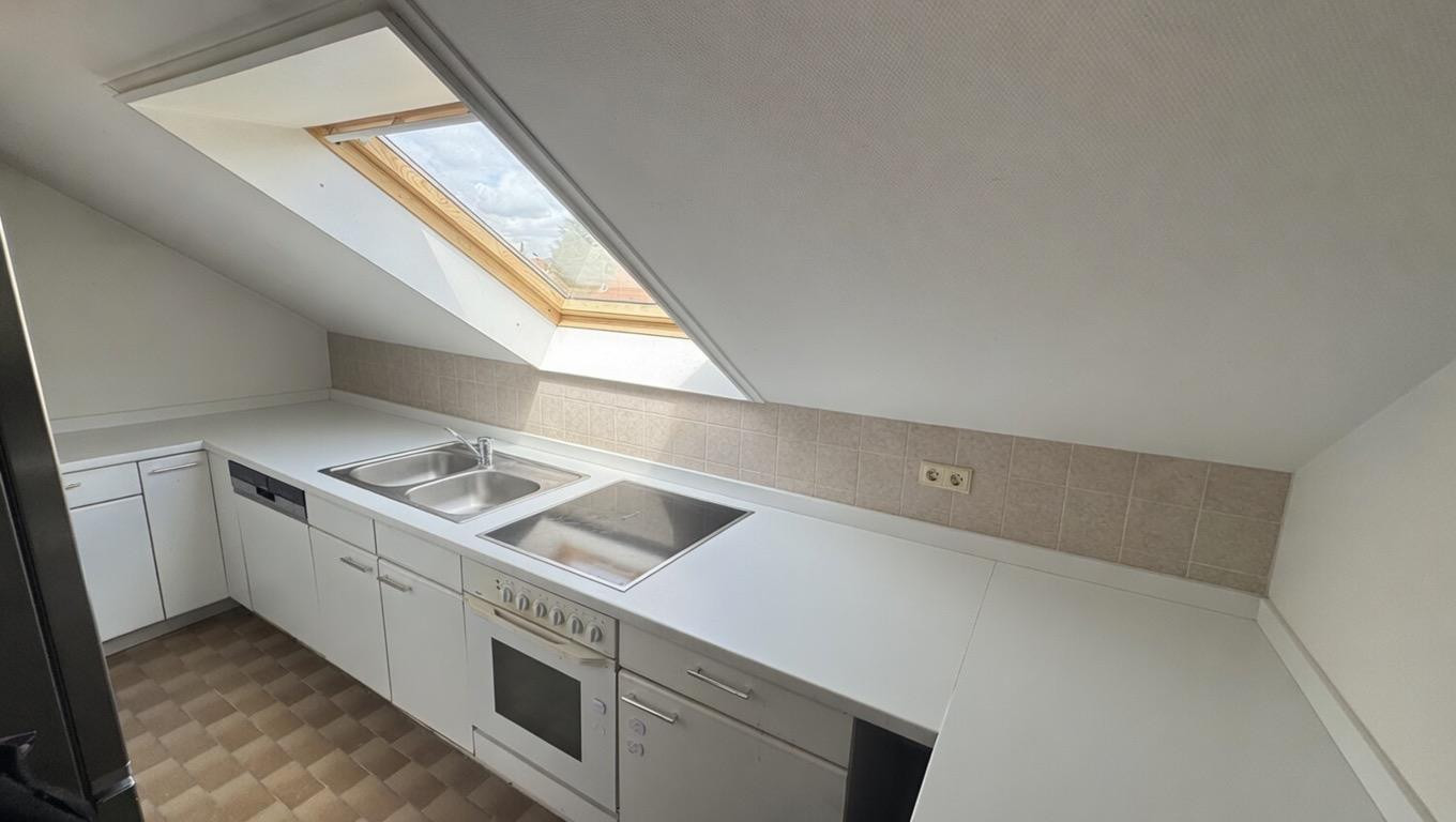 Helle 2-Zimmer-Dachgeschosswohung mit großem Balkon & schöner Ausicht – Rilkestraße 37, 72760 Reutlingen-Betzingen(Betzingen) – Vorschaubild 8