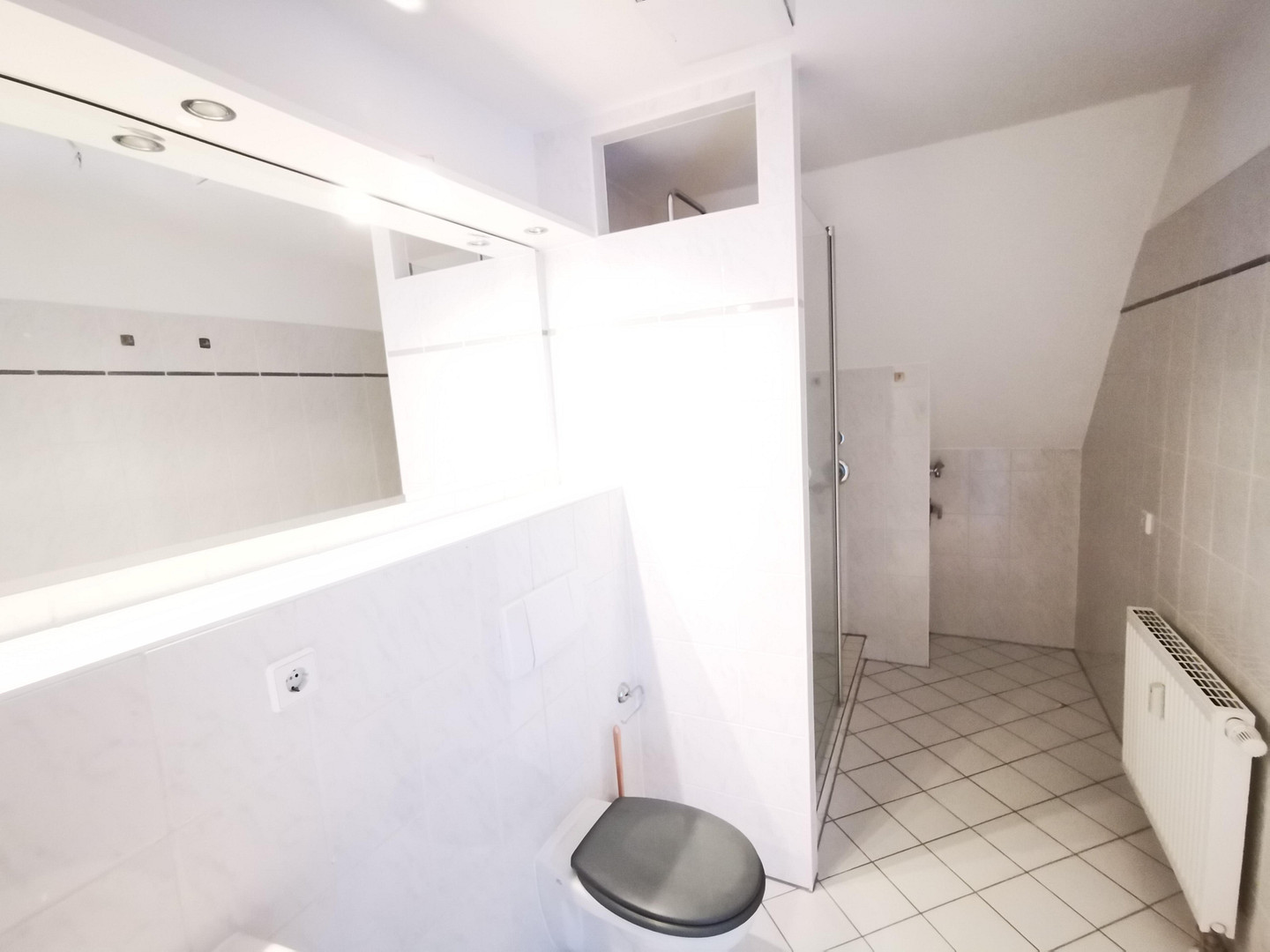 Moderne 3-Zimmer-Wohnung mit neuer Einbauküche, Loggia & Tiefgaragenstellplatz in Schlosschemnitz – Arthur-Bretschneider-Strasse 13, 9113 Chemnitz(Schloßchemnitz) – Vorschaubild 5