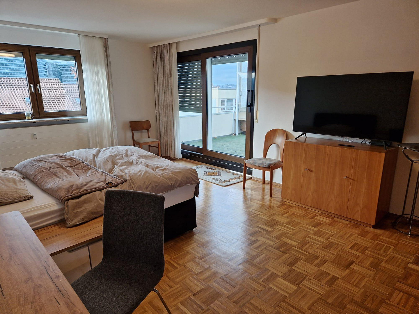 3-Zimmer-Penthouse mit großer Dachterrasse, Aufzug & Garage ohne  Käuferprovision – Mäulenstr.27, 70327 Stuttgart(Untertürkheim) – Vorschaubild 6