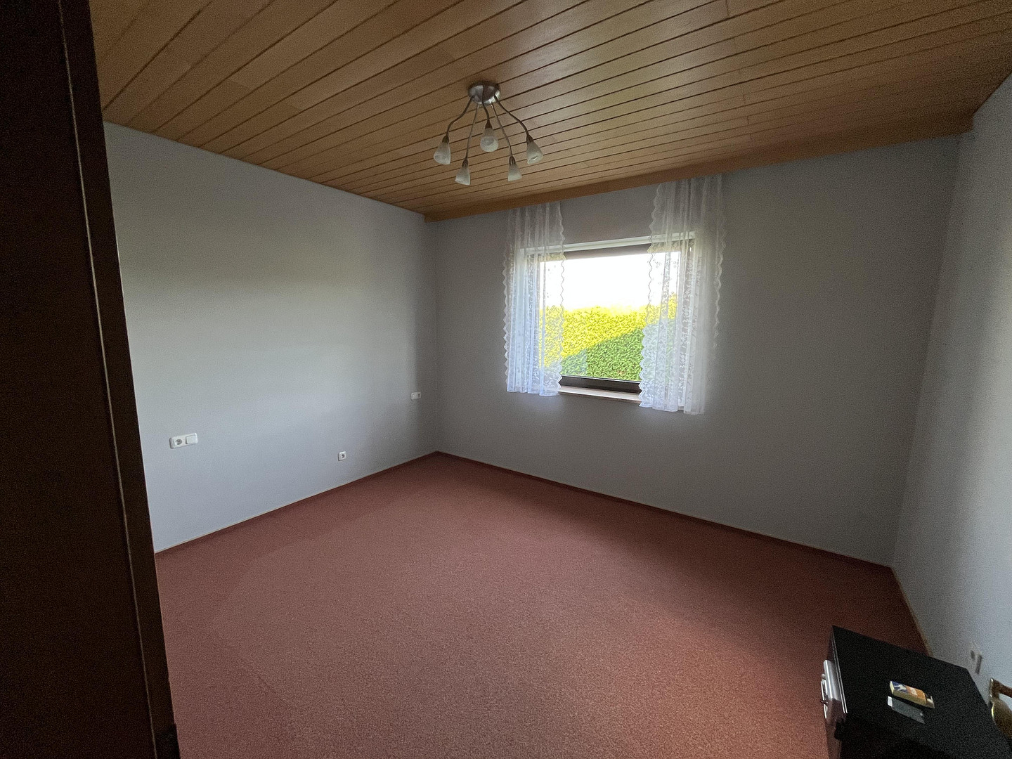 Großzügiger Bungalow mit Traumgrundstück, Dreifachgarage in Markt Eichendorf – provisionsfrei – Eichendorf – Vorschaubild 19