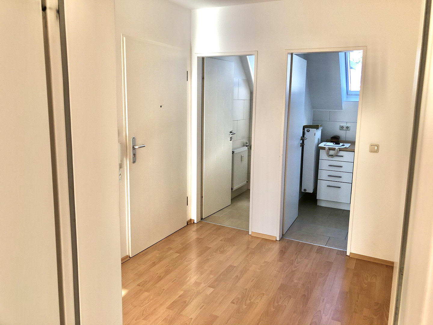 *** 3 Zimmer Wohnung mit ruhiger Terrasse in Bogenhausen Denning 2.OG *** – 81927 München(Denning) – Vorschaubild 9