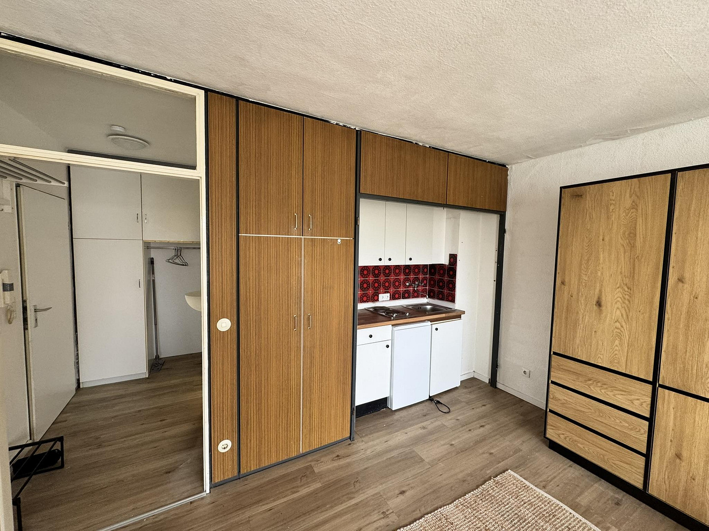Zwei schöne voll möblierte 1-Zimmer-Wohnungen im Münster-Kreuzviertel! – Heerdestr. 5, 48149 Münster(Mitte) – Vorschaubild 2