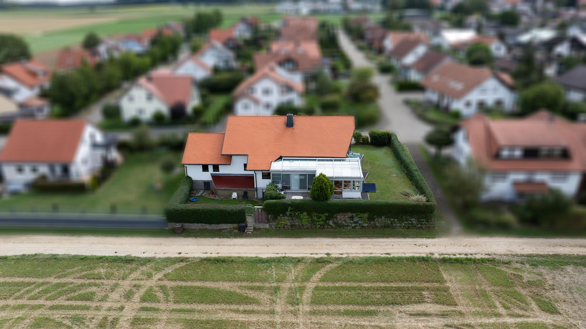 Ein/ Zweifamilienhaus mit Einliegerwohnung in traumhafter Lage – Laichingen(Suppingen) – Vorschaubild 2