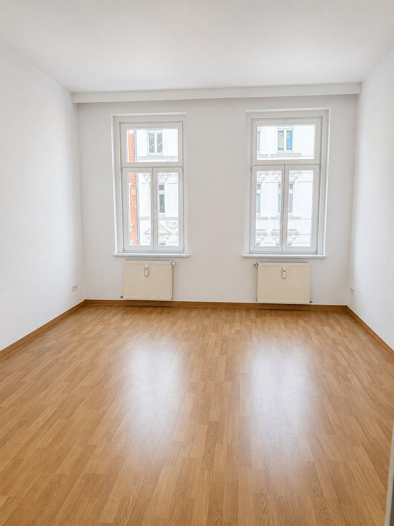 Bezugsfreier Gründerzeit-Altbau mit neuen Holzfenstern und saniertem Treppenhaus von 2025 – Leipzig(Kleinzschocher) – Vorschaubild 4