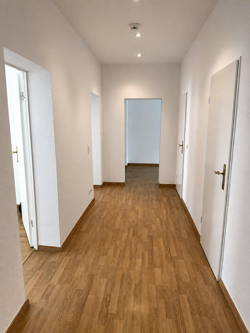 Bezugsfreier Gründerzeit-Altbau mit neuen Holzfenstern und saniertem Treppenhaus von 2025 – Leipzig(Kleinzschocher) – Vorschaubild 10