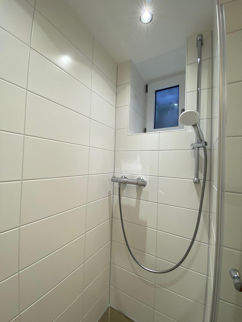 Moderne 3-Zimmer-Wohnung mit Einbauküche, Tageslichtbad und Gartennutzung in Regensburg – Regensburg(Weichs) – Vorschaubild 6