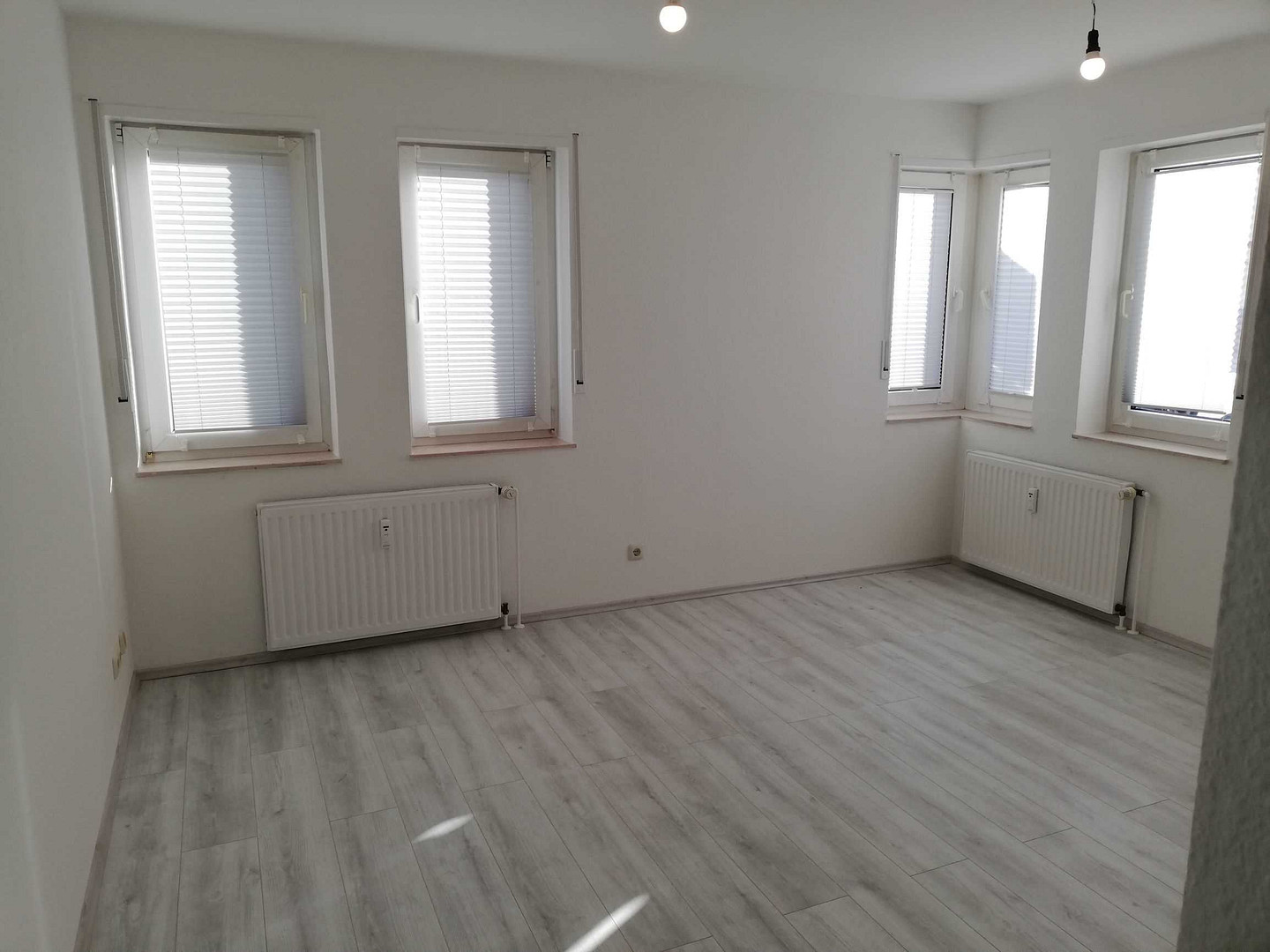 Traumhafte helle 2,5 Zimmer-Wohnung mit Einbauküche – Hattingerstr. 572, 44879 Bochum(Linden) – Vorschaubild 2