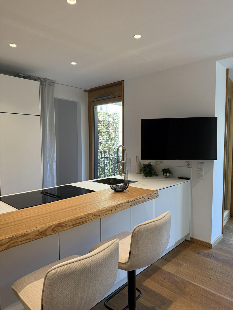 Exklusives Wohnen im Lehel – Neuwertige Wohnung mit Lift & Klimatisierung & Dachterrasse – Lerchenfeldstraße 28, 80538 München(Lehel) – Vorschaubild 2