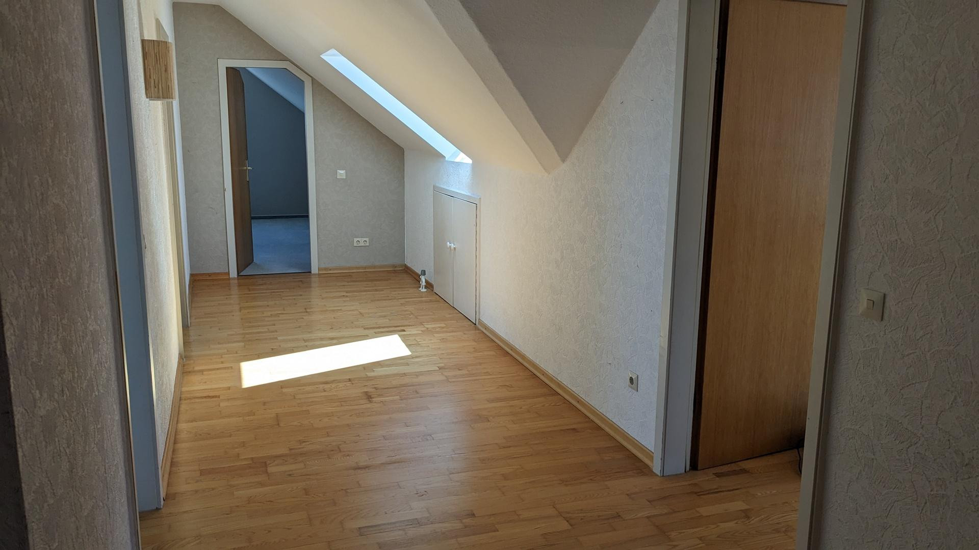 Freistehendes EFH mit Einliegerwohnung, Doppelgarage & großem Grundstück – Barsinghausen – Vorschaubild 16