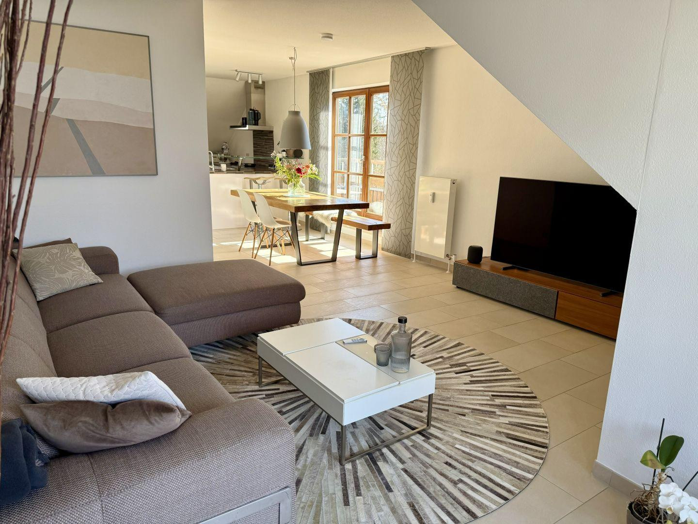 Exklusive Dachgeschosswohnung in Alleinlage – 2 Balkone - 2 Bäder – Reginastrasse 30, 81827 München(Trudering) – Vorschaubild 9