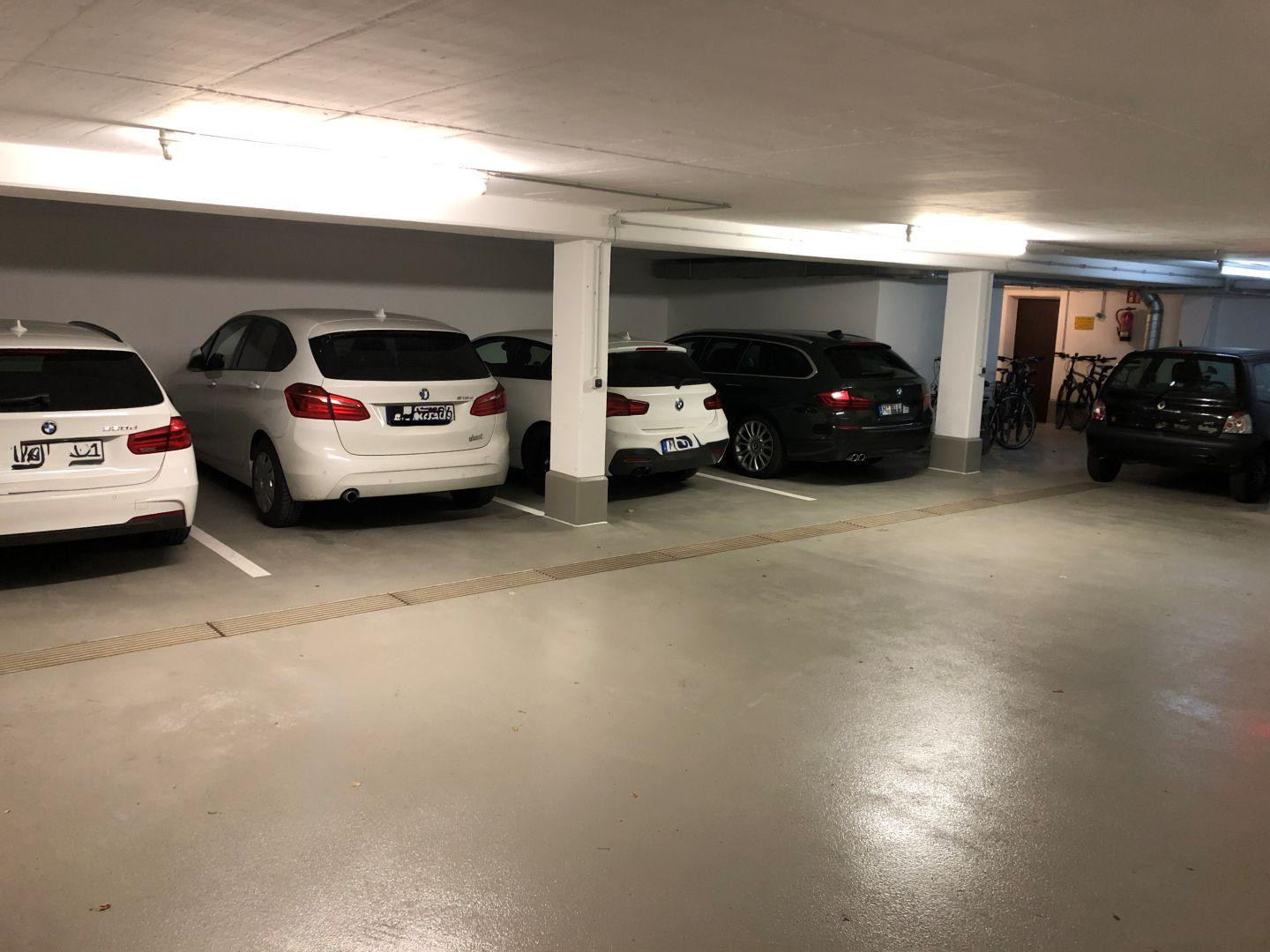 Exklusive Dachgeschosswohnung in Alleinlage – 2 Balkone - 2 Bäder – Reginastrasse 30, 81827 München(Trudering) – Vorschaubild 21
