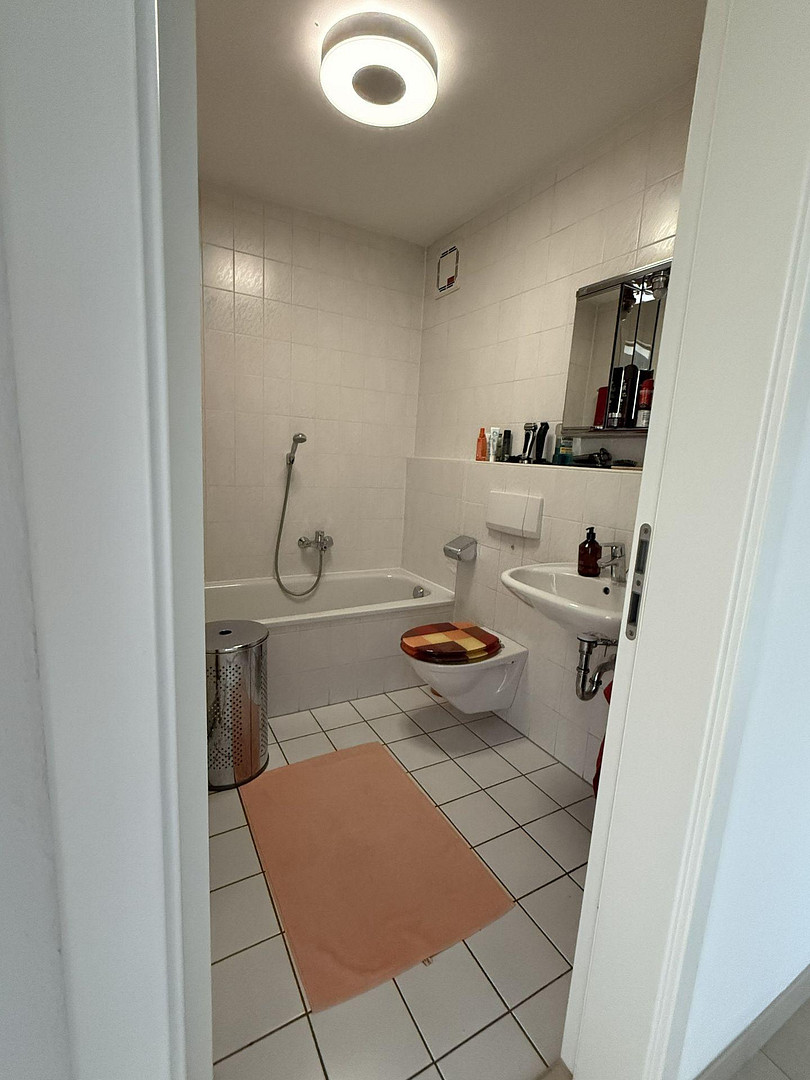 Exklusive Dachgeschosswohnung in Alleinlage – 2 Balkone - 2 Bäder – Reginastrasse 30, 81827 München(Trudering) – Vorschaubild 19