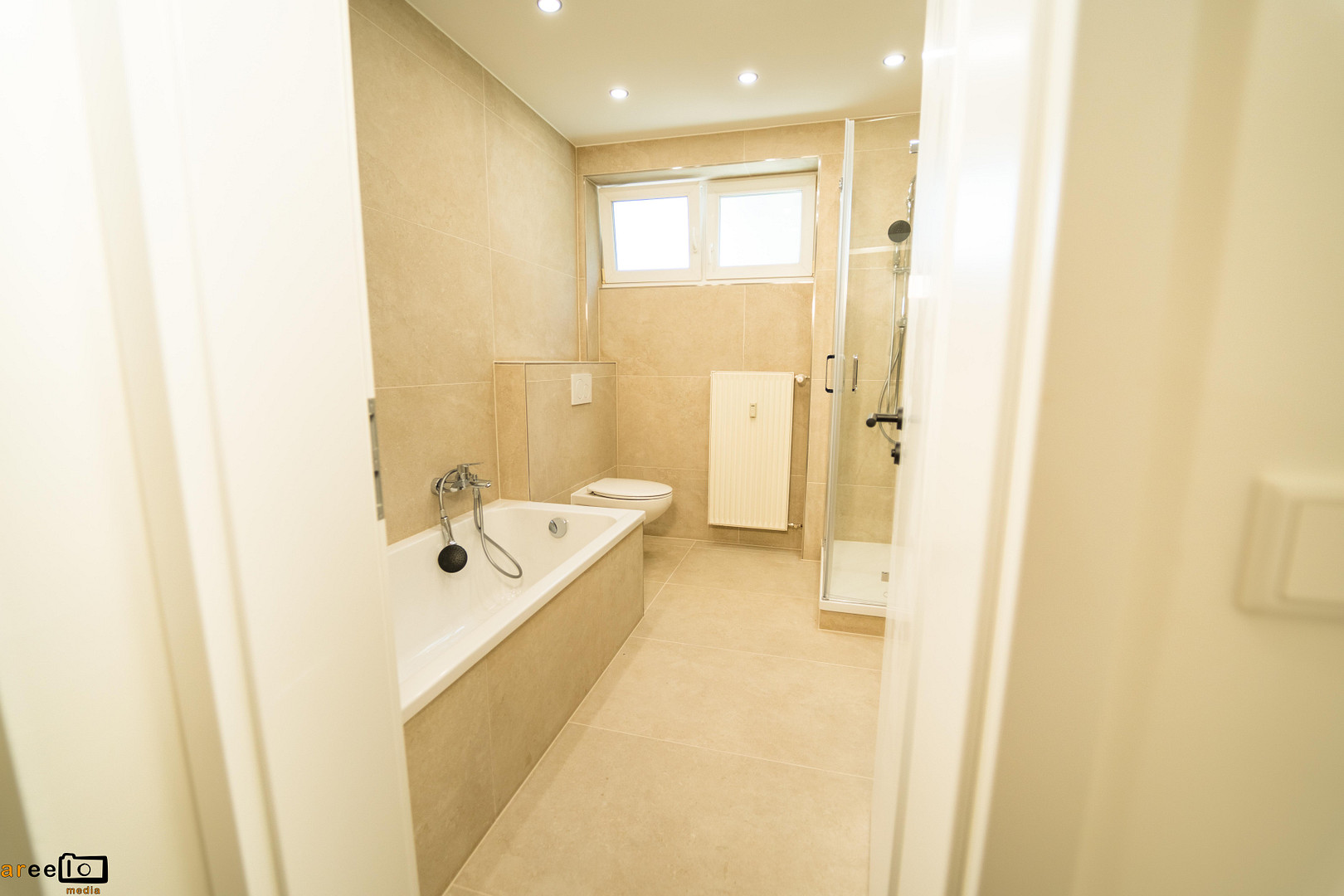 Modern sanierte 3-Zimmer-Wohnung mit Balkon & eigenem Garten – Erstbezug – 90768 Fürth(Burgfarrnbach) – Vorschaubild 2
