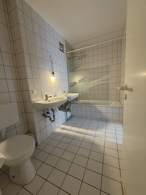Modernes Familien-Reihenhaus in ruhiger Lage von Regensburg-Burgweinting – Käthe-Dorsch-Weg 12, 93055 Regensburg(Burgweinting) – Vorschaubild 11