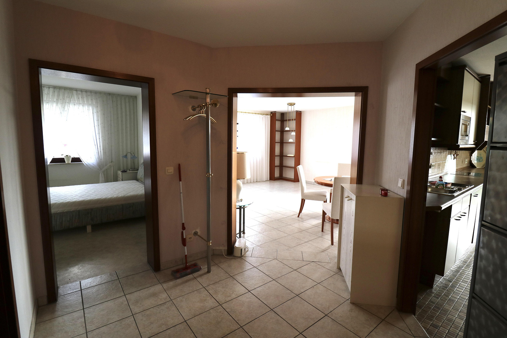 Nähe Klinikum Fürth - Gepflegte 2-Zimmer-Wohnung – Fürth – Vorschaubild 2