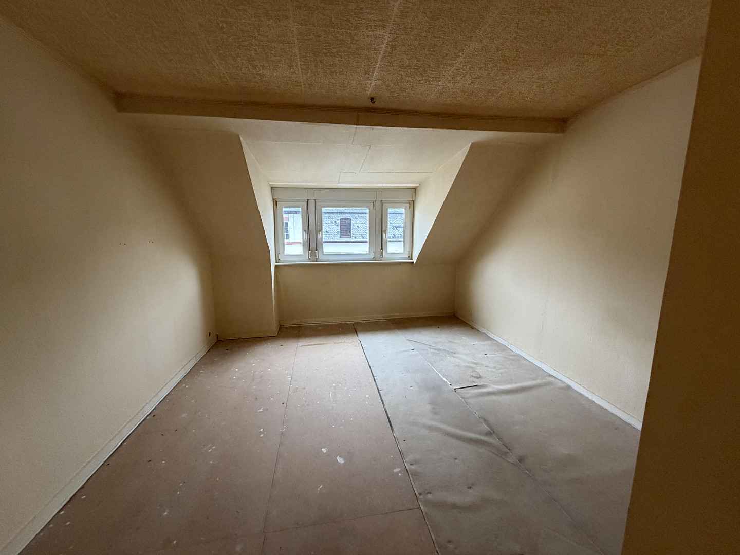 5 Monate mietfrei - Wohung zum selbst renovieren – 63065 Offenbach am Main – Vorschaubild 4