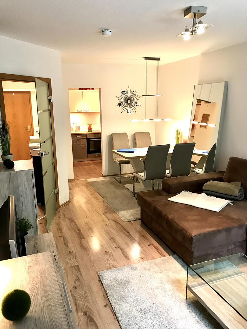 Einziehen und wohlfühlen! Gemütliche Wohnung mit überdachter Terrasse, EBK & Tiefgarage – Nürnberg(Röthenbach) – Vorschaubild 2