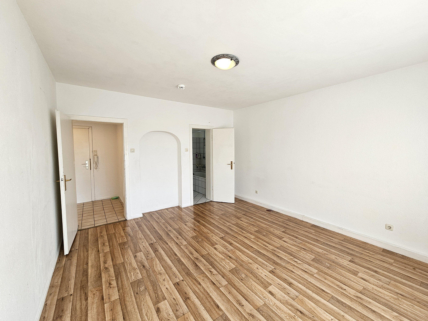 Leere Wohnung mit schönem Schnitt in Citylage – Sonnenstr. 36, 40227 Düsseldorf(Oberbilk) – Vorschaubild 7