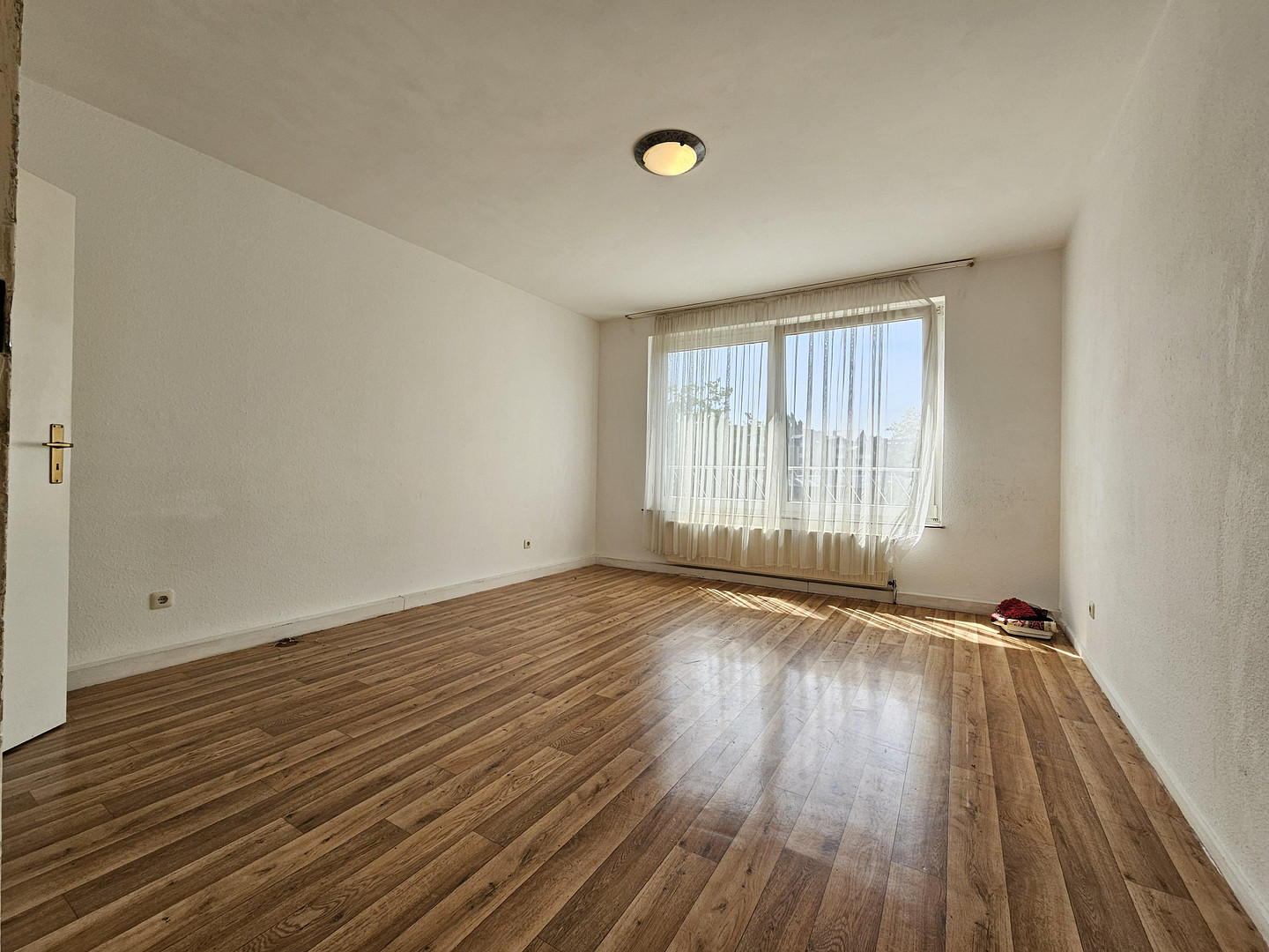 Leere Wohnung mit schönem Schnitt in Citylage – Sonnenstr. 36, 40227 Düsseldorf(Oberbilk) – Vorschaubild 6