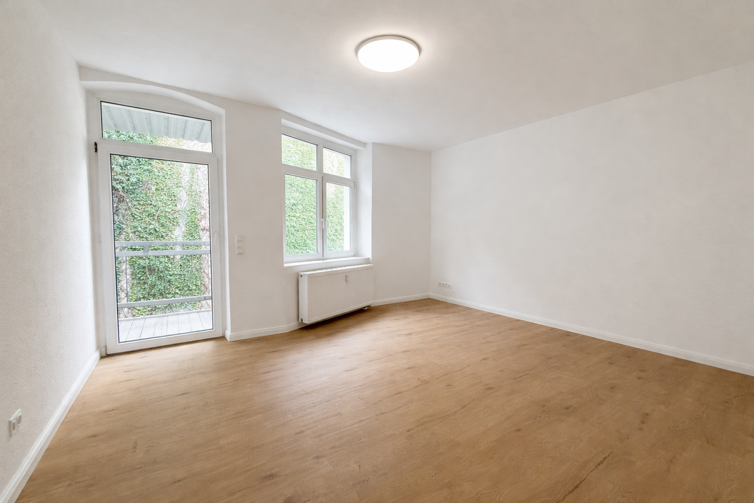 Großzügige 4-Zimmer-Wohnung mit Balkon in Magdeburg – Friesenstraße 57, 39108 Magdeburg(Stadtfeld) – Vorschaubild 2