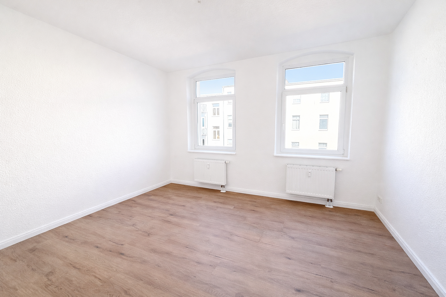 Großzügige 4-Zimmer-Wohnung mit Balkon in Magdeburg – Friesenstraße 57, 39108 Magdeburg(Stadtfeld) – Vorschaubild 3