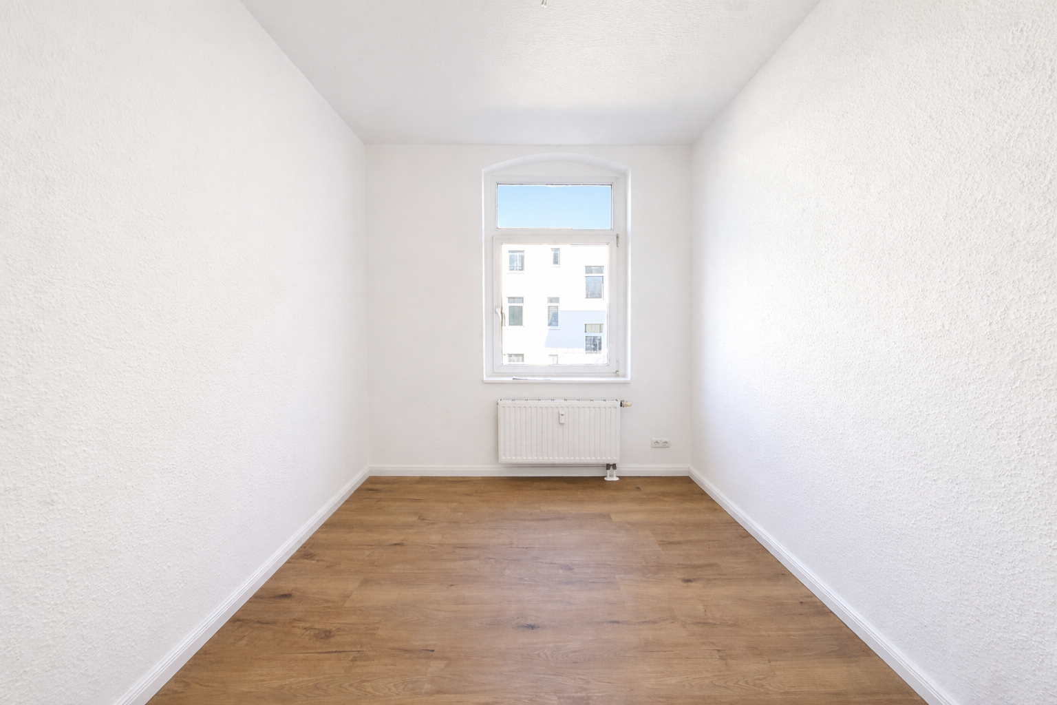 Großzügige 4-Zimmer-Wohnung mit Balkon in Magdeburg – Friesenstraße 57, 39108 Magdeburg(Stadtfeld) – Vorschaubild 5