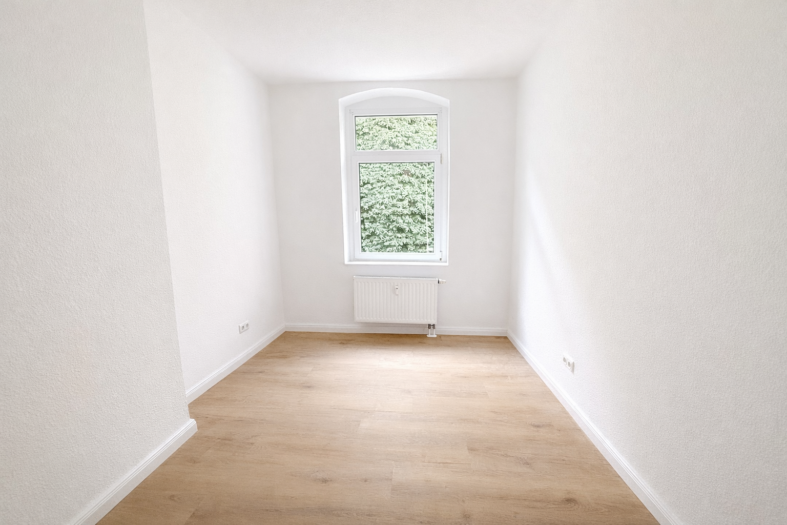 Großzügige 4-Zimmer-Wohnung mit Balkon in Magdeburg – Friesenstraße 57, 39108 Magdeburg(Stadtfeld) – Vorschaubild 4