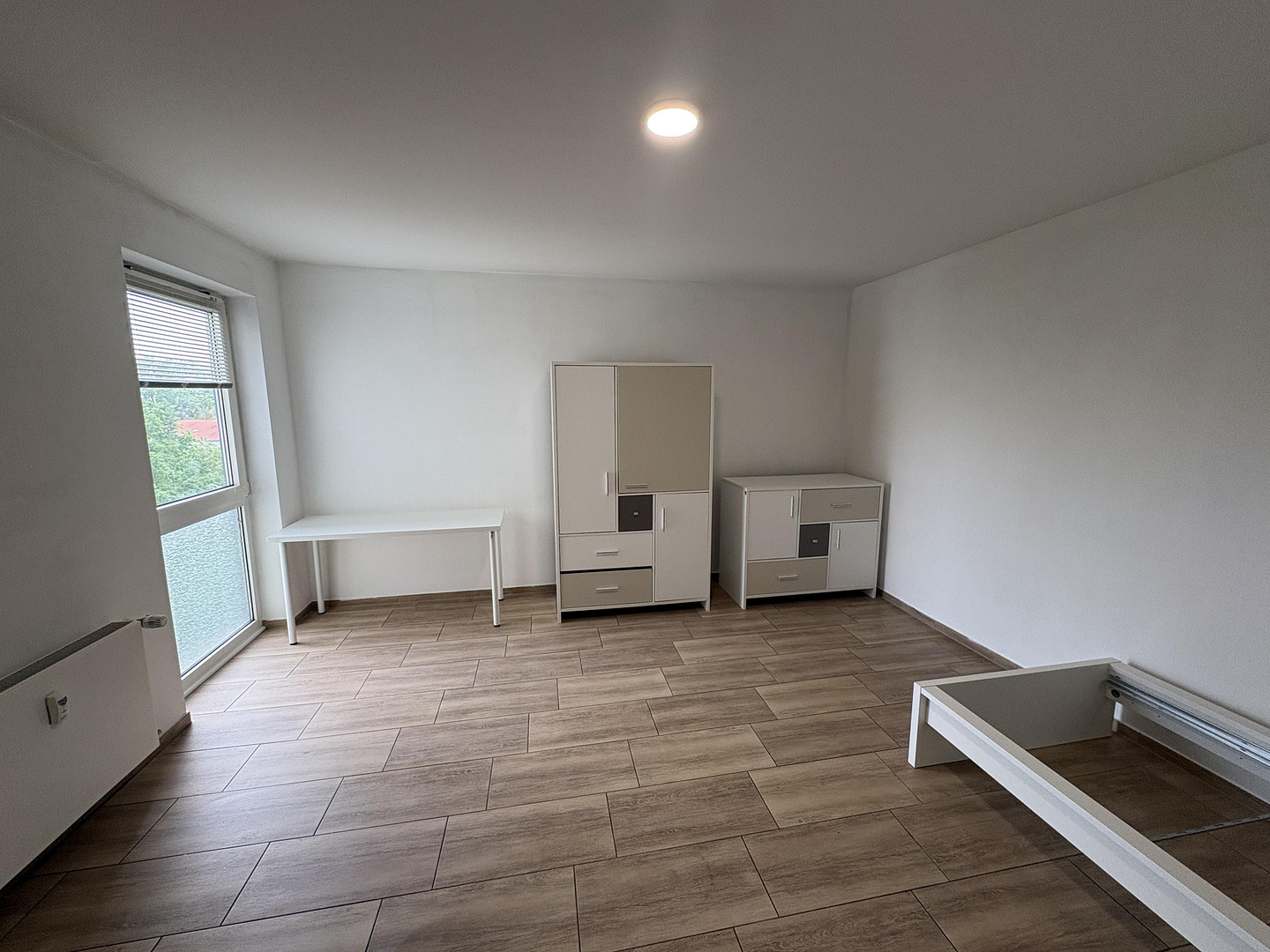 Modernisierte 1-Zimmer-Wohnung in Erlangen-Bruck – voll möbliert, Einbauküche, Waschmaschine – 91058 Erlangen – Vorschaubild 2