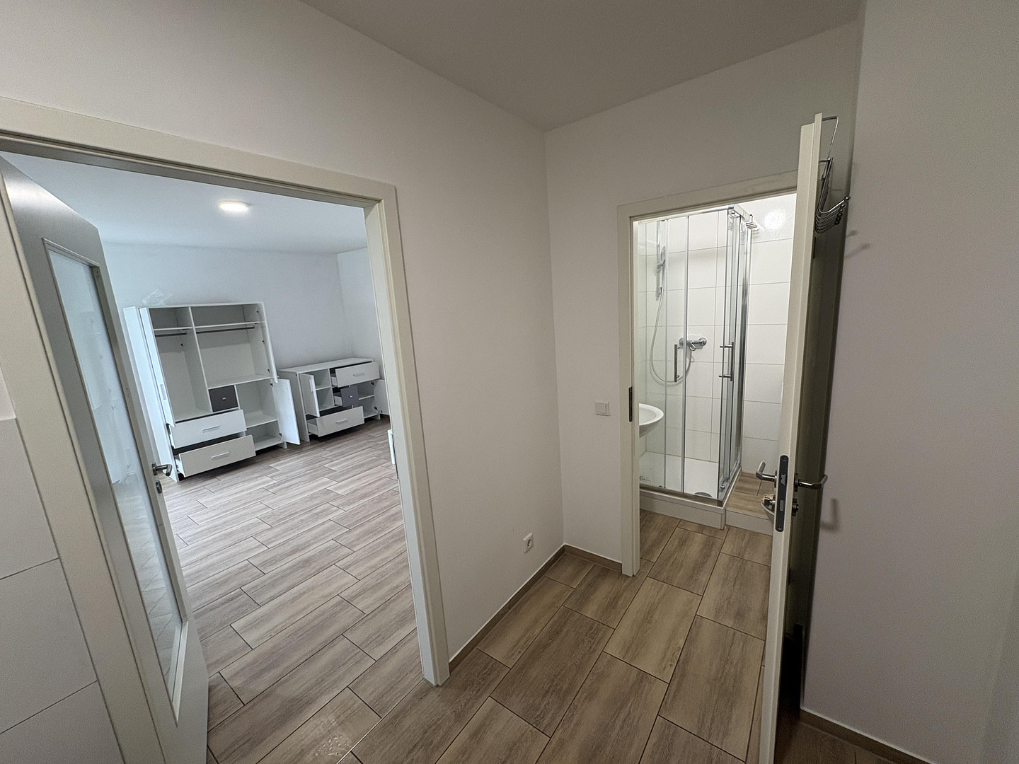 Modernisierte 1-Zimmer-Wohnung in Erlangen-Bruck – voll möbliert, Einbauküche, Waschmaschine – 91058 Erlangen – Vorschaubild 8