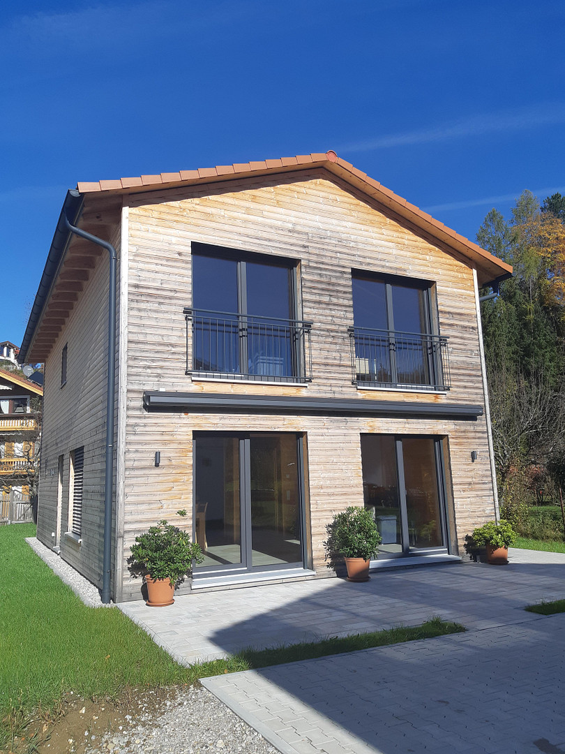 PROVISIONSFREI VON PRIVAT: Modernes Holzhaus (Bj. 2024) auf Erbpachtgrundstück im schönen Chiemgau
