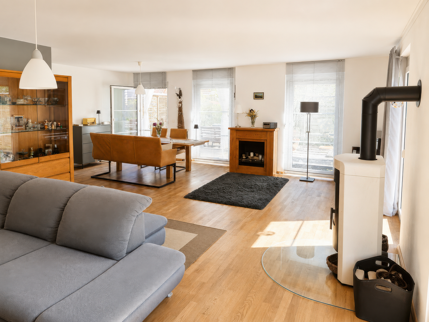 Gepflegtes Einfamilienhaus mit Garten, großer Terrasse, Tageslichtkeller und Ausbaureserve – Neuburg an der Donau(Maxweiler) – Vorschaubild 4