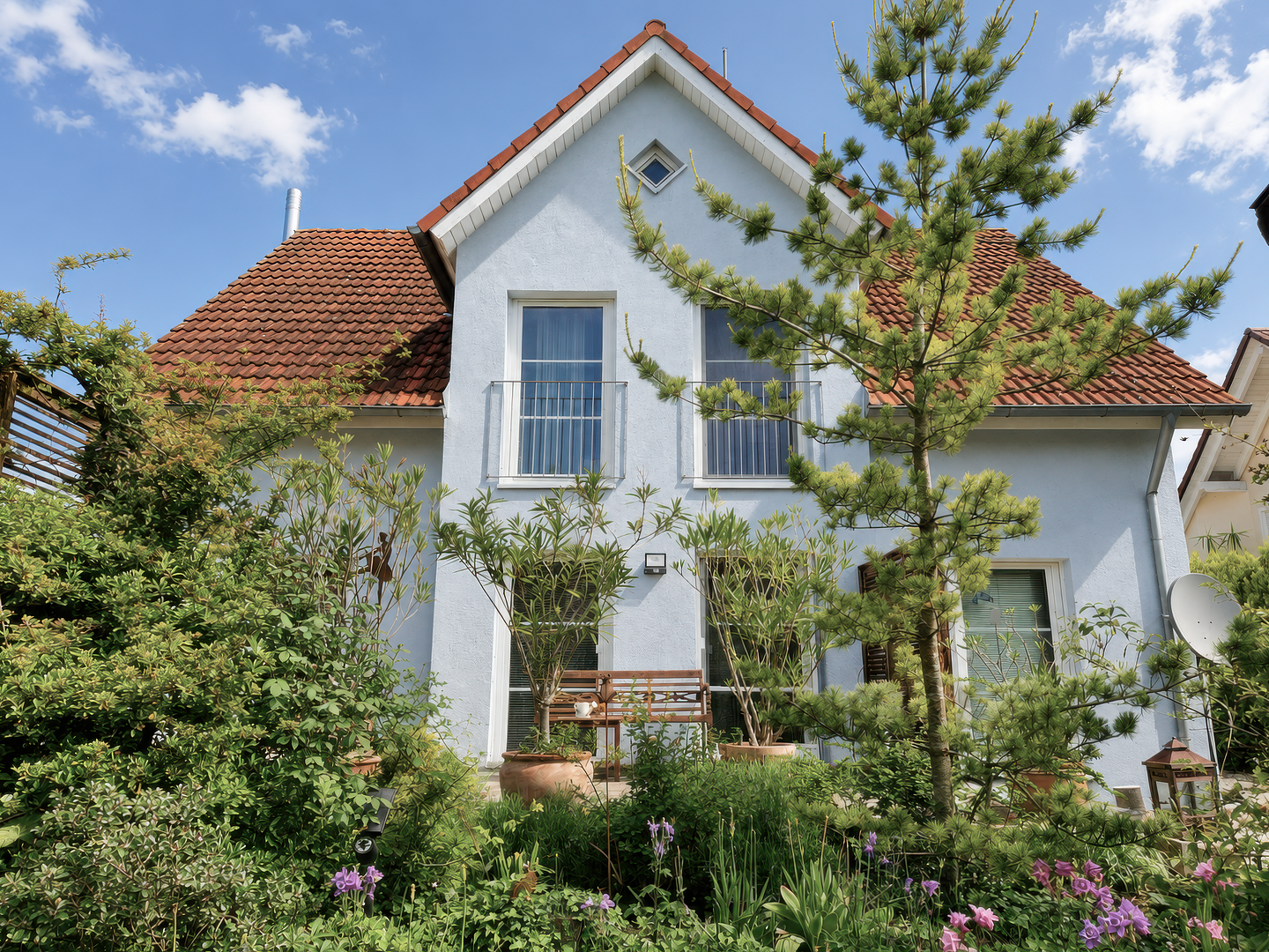 Gepflegtes Einfamilienhaus mit Garten, großer Terrasse, Tageslichtkeller und Ausbaureserve – Neuburg an der Donau(Maxweiler) – Vorschaubild 2