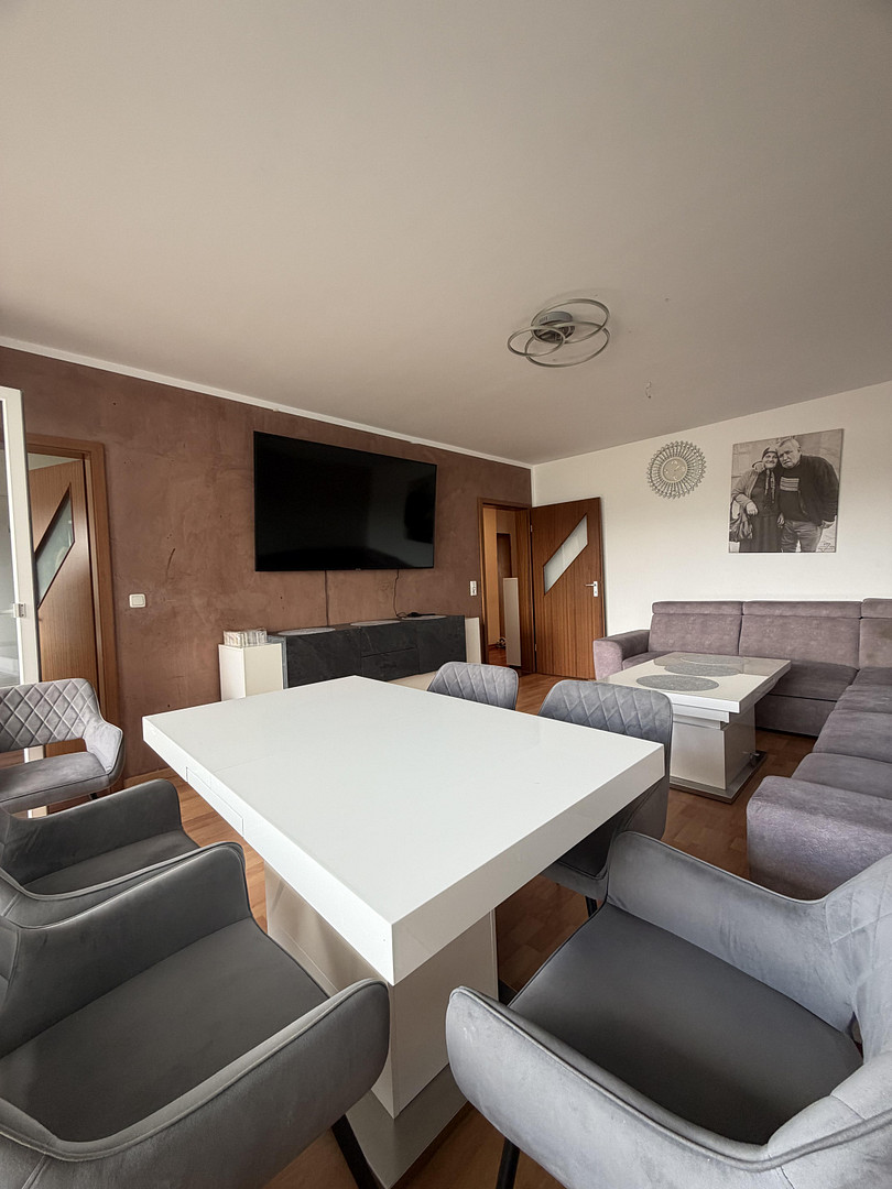 3-Zimmer Wohnung in vorteilhafter Lage in Wiesbaden mit EBK und TG Stellplatz – Erich-Ollenhauer-Str. 34e, 65187 Wiesbaden – Vorschaubild 3