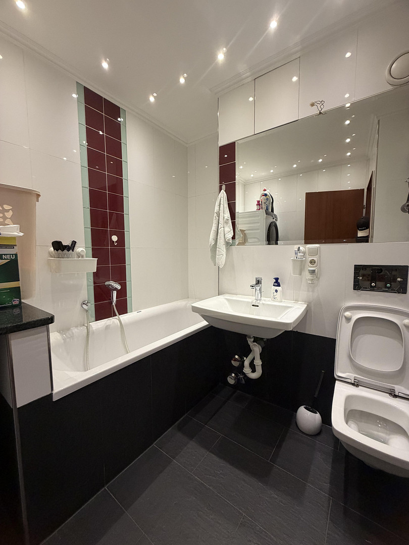3-Zimmer Wohnung in vorteilhafter Lage in Wiesbaden mit EBK und TG Stellplatz – Erich-Ollenhauer-Str. 34e, 65187 Wiesbaden – Vorschaubild 8
