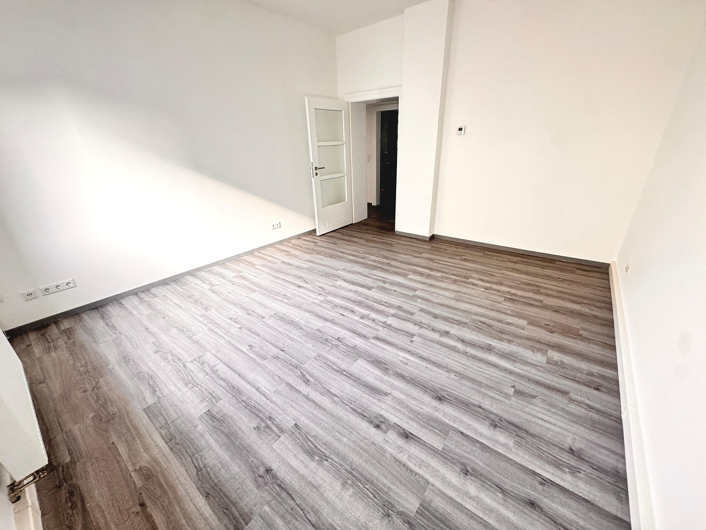 Frisch renovierte 2Zi-Whg. mit neuer Küche – Landgrabenstraße, 90443 Nürnberg(Steinbühl) – Vorschaubild 3