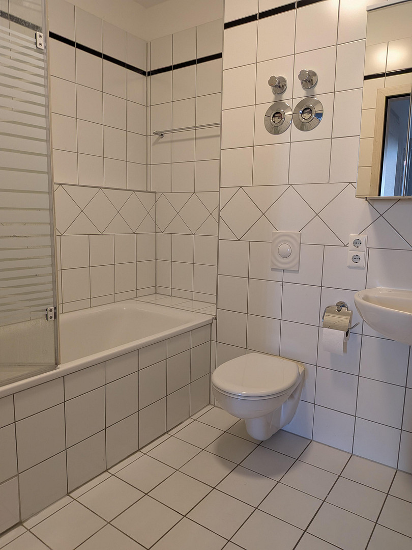 Renovierte Altbauwohnung mit großem Balkon – provisionsfrei, leerstehend, nahe Hauptbahnhof – Aufseßplatz 5, 90459 Nürnberg(Galgenhof) – Vorschaubild 9