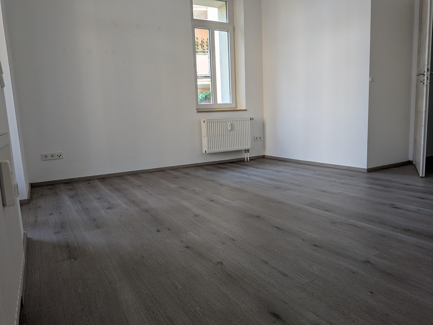 Renovierte Altbauwohnung mit großem Balkon – provisionsfrei, leerstehend, nahe Hauptbahnhof – Aufseßplatz 5, 90459 Nürnberg(Galgenhof) – Vorschaubild 4