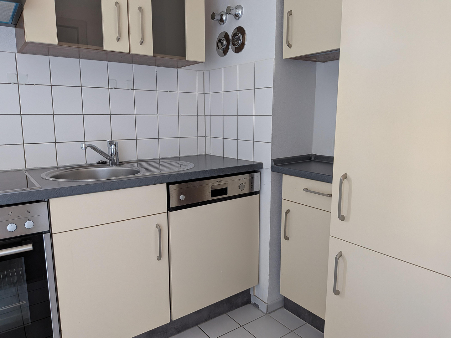Renovierte Altbauwohnung mit großem Balkon – provisionsfrei, leerstehend, nahe Hauptbahnhof – Aufseßplatz 5, 90459 Nürnberg(Galgenhof) – Vorschaubild 7
