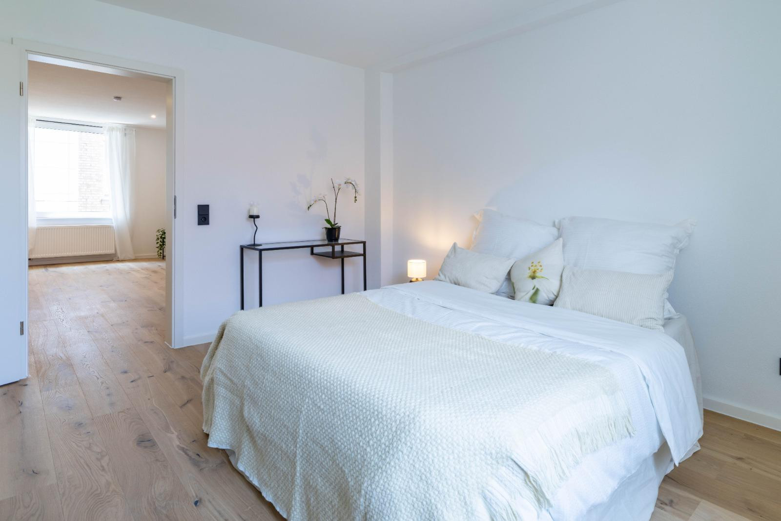 Stilvolle, lichtdurchflutete Wohnung in ruhiger West Lage - Erstbezug nach hochwertiger Sanierung – Stuttgart(West) – Vorschaubild 4