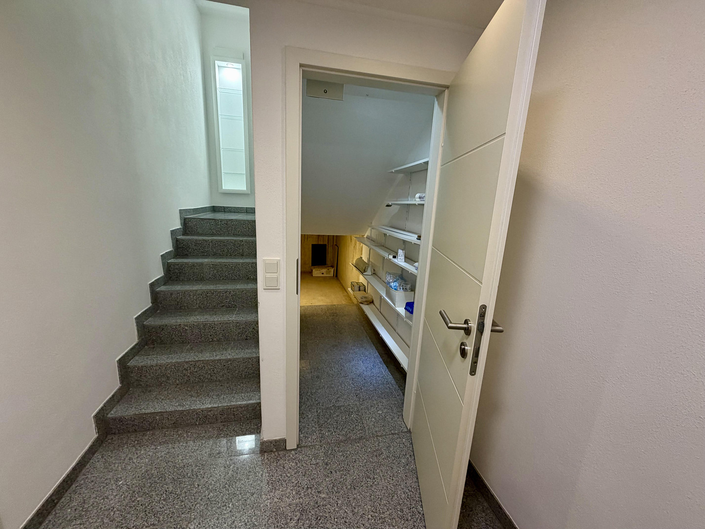 Hochwertige Split-Level-Wohnung mit Hauscharakter in Junkersdorfer Bestlage – 50858 Köln(Junkersdorf) – Vorschaubild 27