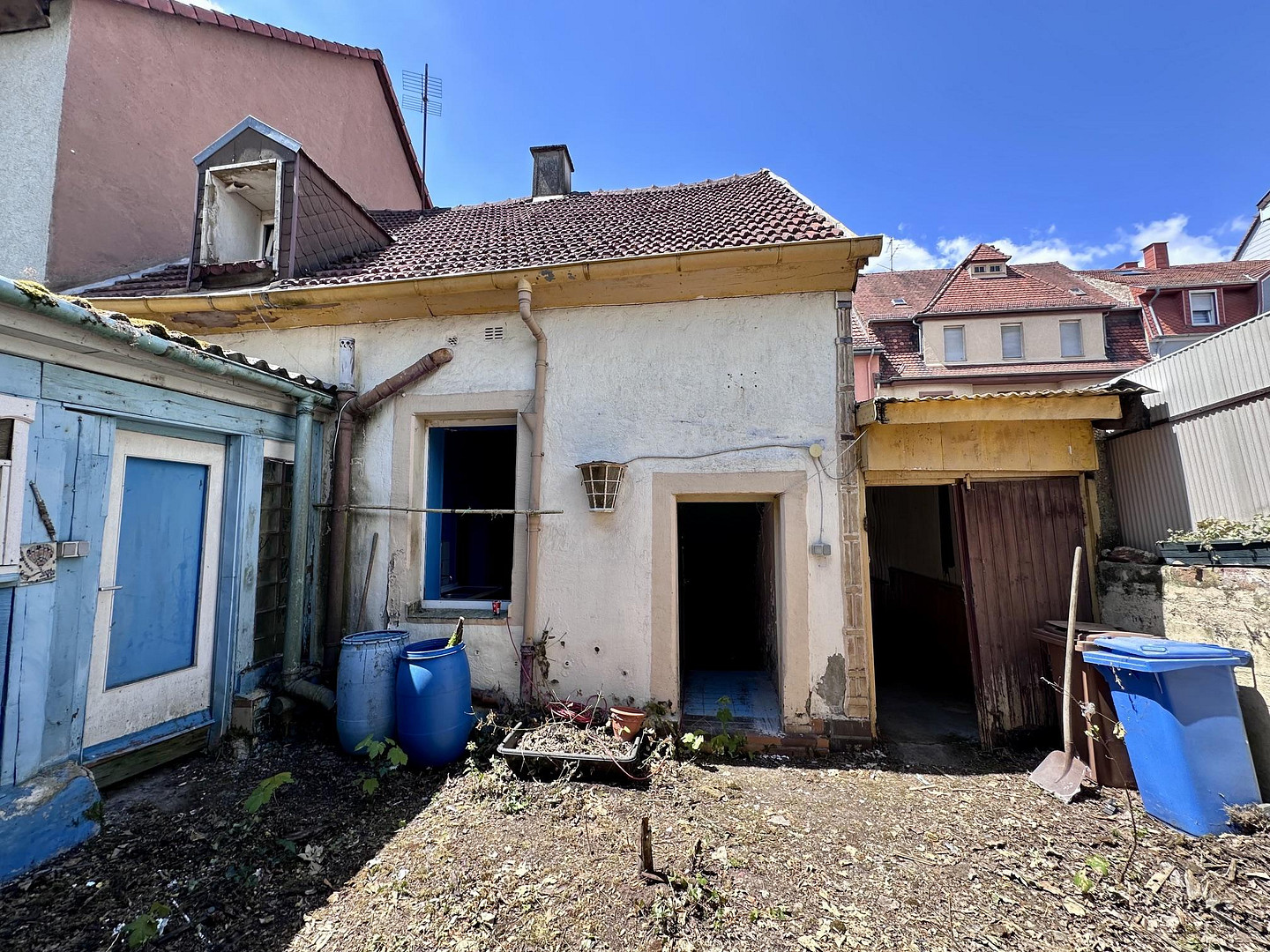 Sanierungsbedürftiges Stadthaus im Zentrum – viel Potenzial zum attraktiven Preis – Herzogstraße 87, 66954 Pirmasens – Vorschaubild 3