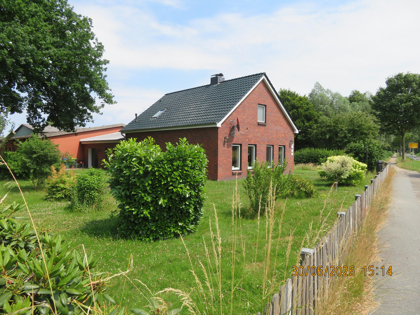 Provisionsfrei! Attraktiver Resthof, Einliegerwohnung, Ferienapartments, großer Halle und Hausweide – Averlak – Vorschaubild 2