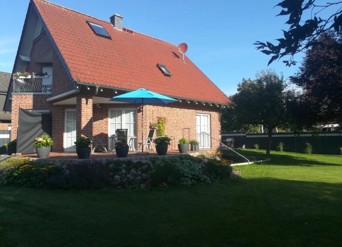Freistehendes Einfamilienhaus - Raumwunder trifft Naturidylle