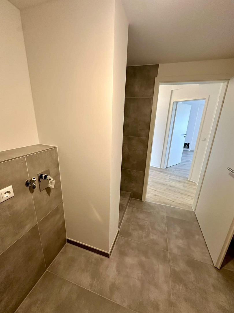 Großzügige 4-Zimmer-Wohnung mit ca. 135 m², Balkon, 2 Bädern, Aufzug und Garage in Düsseldorf-Bilk – 40223 Düsseldorf(Bilk) – Vorschaubild 13
