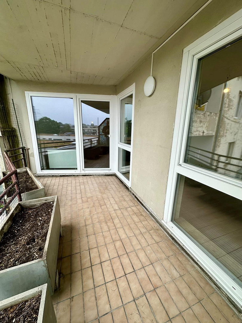 Großzügige 4-Zimmer-Wohnung mit ca. 135 m², Balkon, 2 Bädern, Aufzug und Garage in Düsseldorf-Bilk – 40223 Düsseldorf(Bilk) – Vorschaubild 9