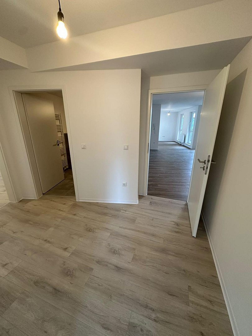 Großzügige 4-Zimmer-Wohnung mit ca. 135 m², Balkon, 2 Bädern, Aufzug und Garage in Düsseldorf-Bilk – 40223 Düsseldorf(Bilk) – Vorschaubild 11