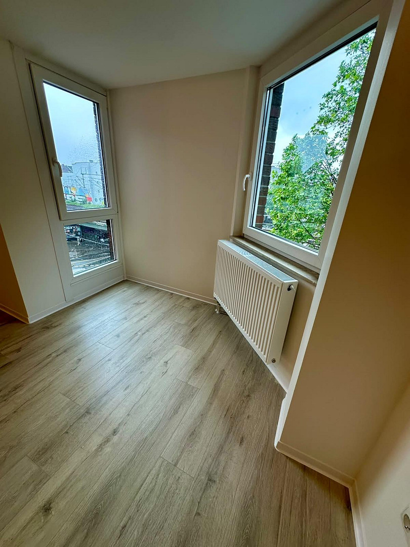 Großzügige 4-Zimmer-Wohnung mit ca. 135 m², Balkon, 2 Bädern, Aufzug und Garage in Düsseldorf-Bilk – 40223 Düsseldorf(Bilk) – Vorschaubild 16