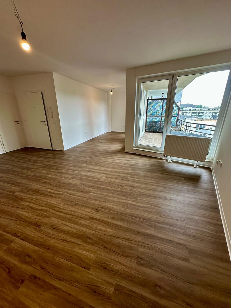 Großzügige 4-Zimmer-Wohnung mit ca. 135 m², Balkon, 2 Bädern, Aufzug und Garage in Düsseldorf-Bilk – 40223 Düsseldorf(Bilk) – Vorschaubild 4