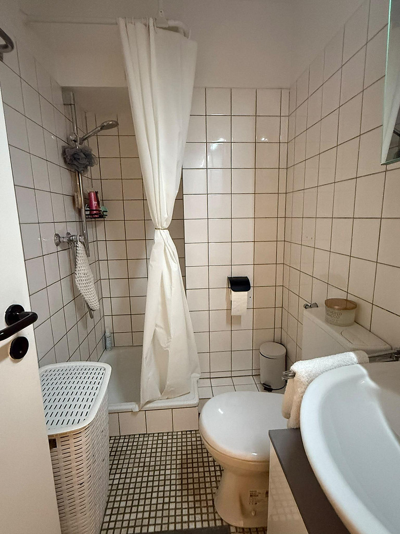 Von priv. - schönes 1-Zi. Single-Appartement in Paderborn Schloß Neuhaus, ruhige Lage m. Balkon 2.OG – Paderborn OT Schloß Neuhaus(Schloß Neuhaus) – Vorschaubild 7