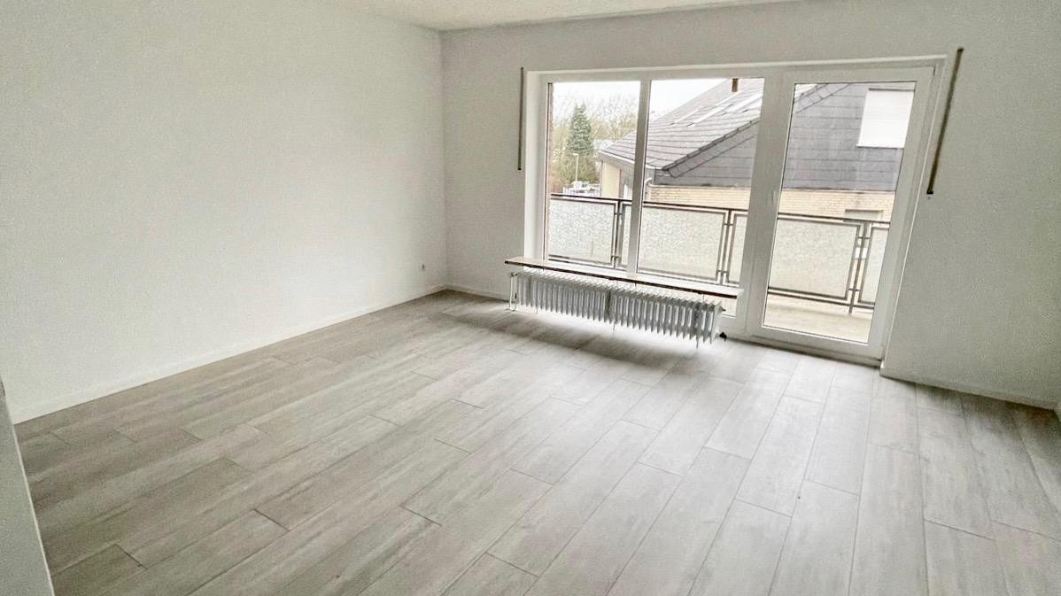 Von priv. - schönes 1-Zi. Single-Appartement in Paderborn Schloß Neuhaus, ruhige Lage m. Balkon 2.OG – Paderborn OT Schloß Neuhaus(Schloß Neuhaus) – Vorschaubild 2